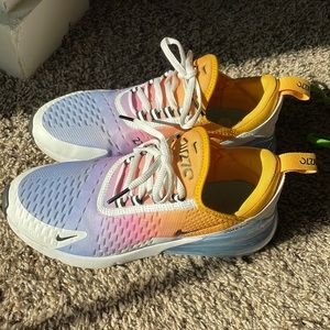 Nike air max 270s gradient university gold